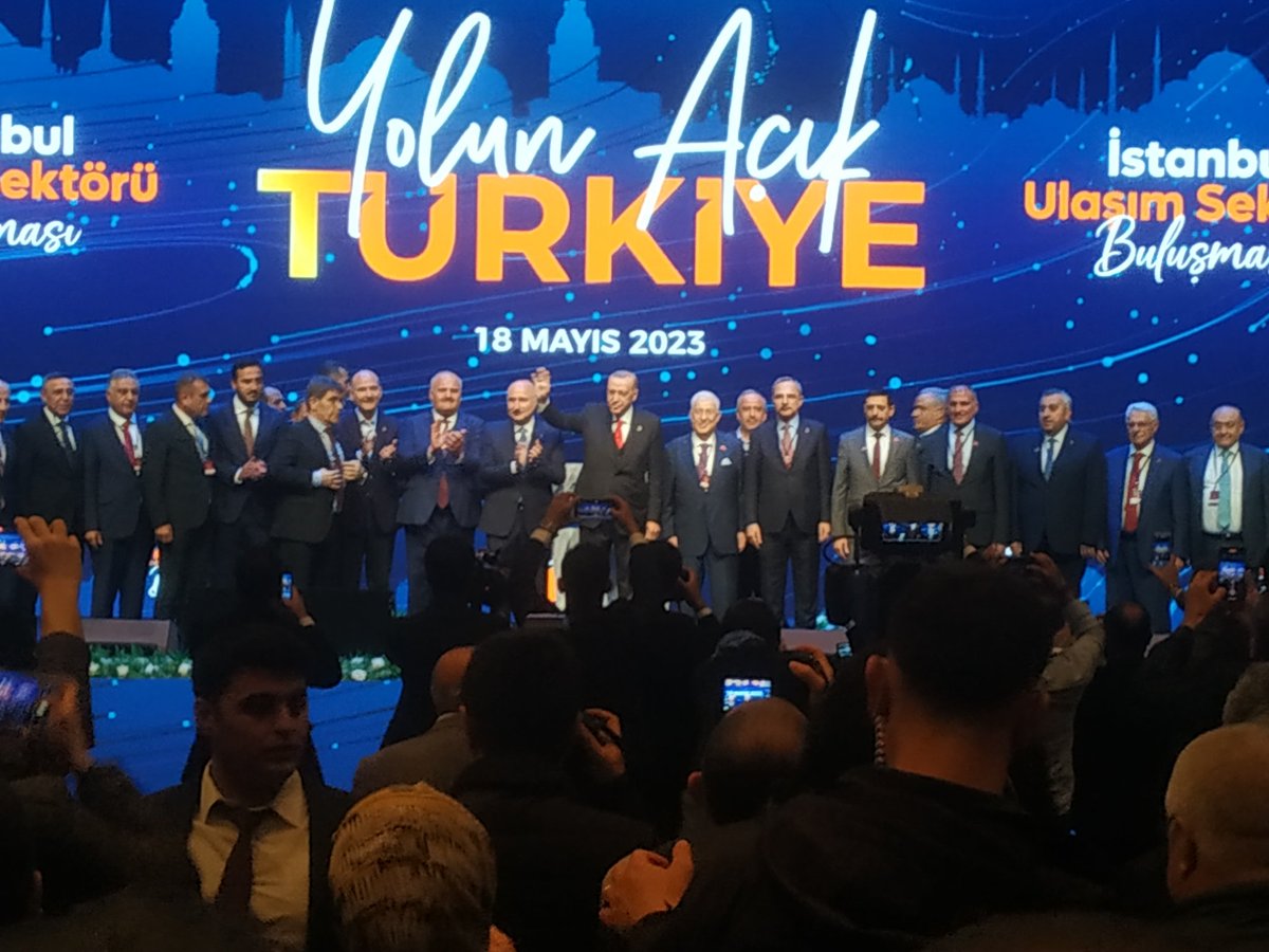 MasterOnder's tweet photo. SENİNLEYİZ REİS 🇹🇷
Çekemeyen anten taksın, gerçi antende para etmez ama biz onlar için uzaya İmece uydusu gönderdik belki onlarada bi faydamız olur inşaallah 😀

Ayrıntılı izlemek için https://t.co/4Dnk1YZjNN
#HelalOlsun @RTErdogan https://t.co/iegAdoY8VL