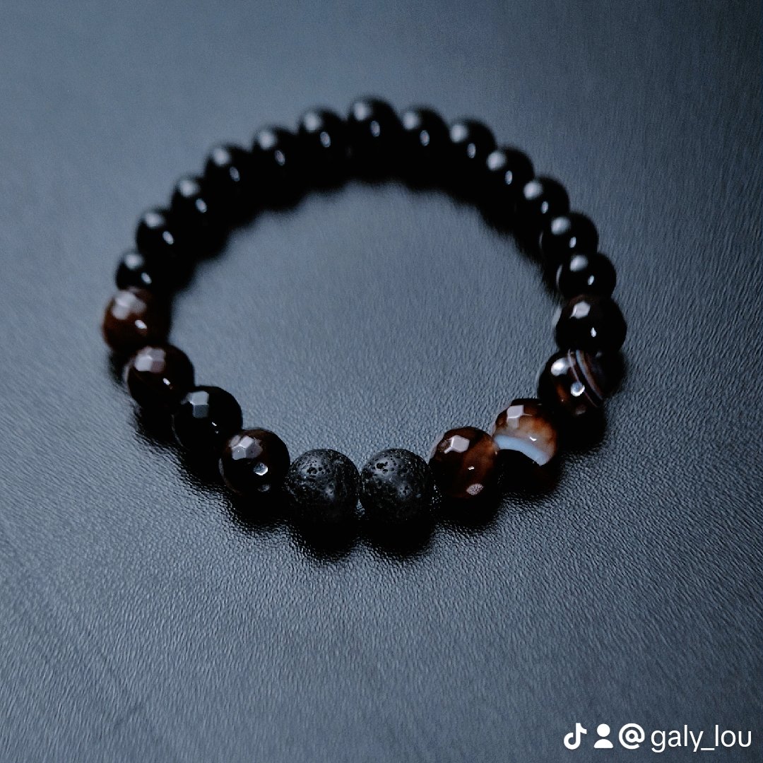 Mininga_Bijoux's tweet photo. Quand @cedricmink nous fait l'honneur...

Visual : @singeriestudio

#Mininga #mantra #yoga #smallbusiness #oeildetigre #genderless#gemstonebracelet #handmadejewellery #jewelry #jewelgram #jewelryswag #love #madeinCameroon #modernjewelry #jaspepaysage https://t.co/YSFhliUjgy