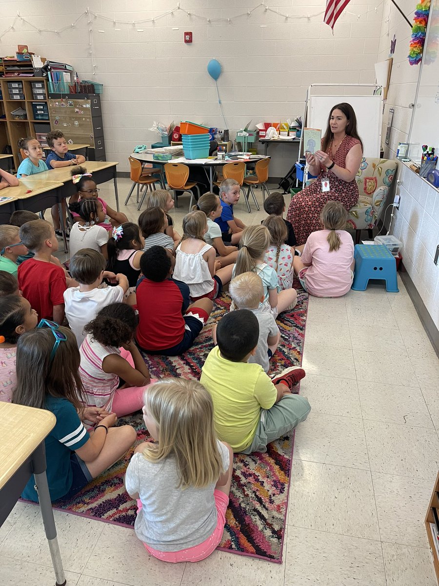 AJager86's tweet photo. We are soaring to new heights today in kindergarten, and took a leap over to the 1st grade hallway to find out what next year will look like. I love the leadership and all the future mentors we got to meet today. #wearercstn #wearecves #crestviewblessed #crestviewleaders https://t.co/IOKI3LJzP7
