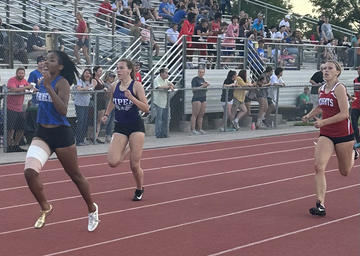 Piper_Track's tweet photo. Congratulations to Ryann Clark for qualifying for state in the 400 m dash. Great work! https://t.co/qb5eFfF3Yx