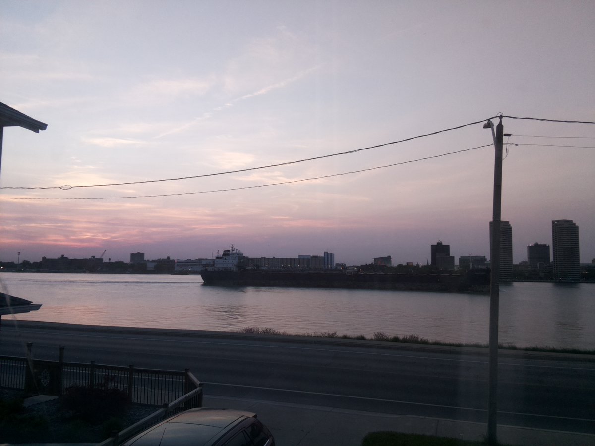 🇨🇦 RADCLIFFE R LATIMER, Cargo (225 x 24 m), under way using engine, destination: INDIANA HBR, course: 68.3 ° / speed: 9.1 kn marinetraffic.com/en/ais/details… #boatnerd #greatlakesshipping #detroitriver