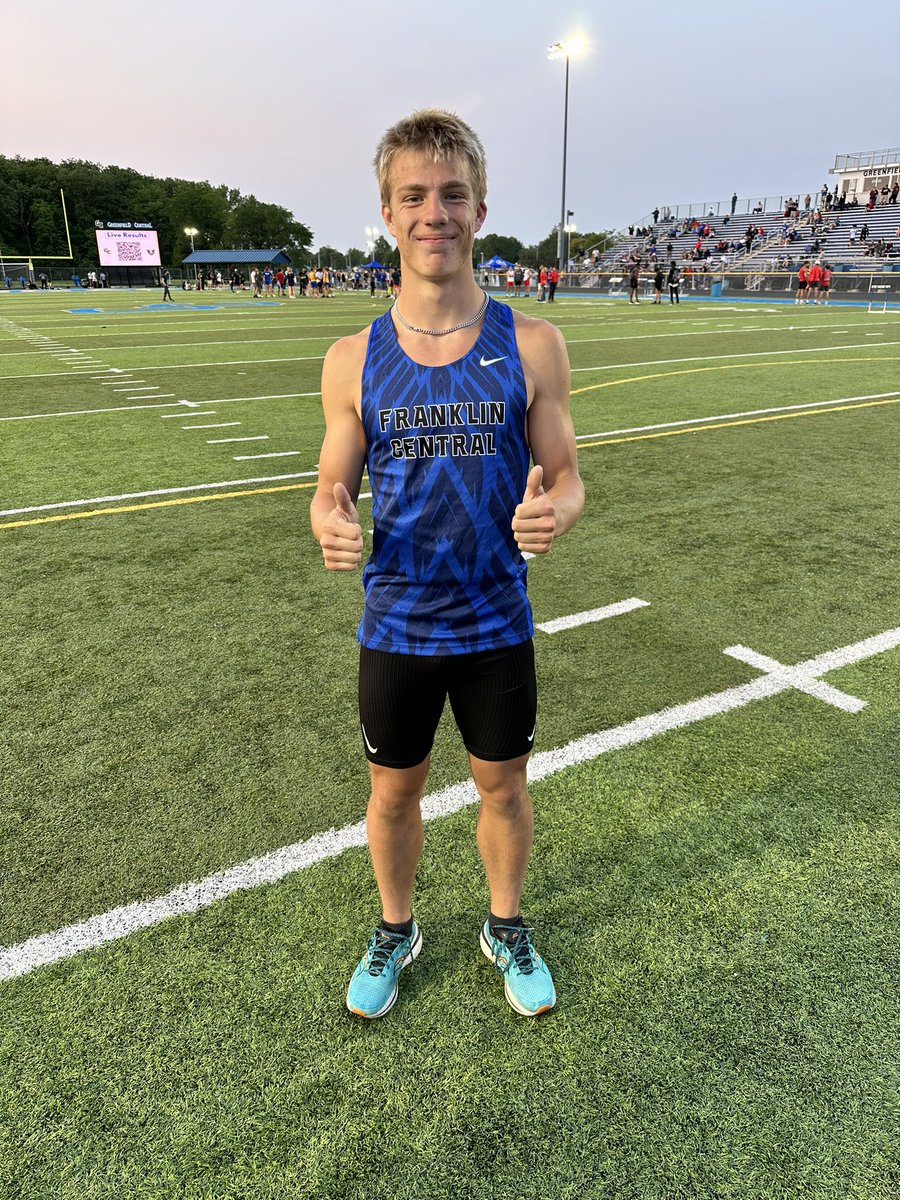 FCGIRLSXC's tweet photo. Ivan Weaver is your NEW SCHOOL RECORD HOLDER in the 400! His time of 49.27 bested the old record of 49.44 held by Mike Lambert back in 1975! https://t.co/iWGCQxVkMl