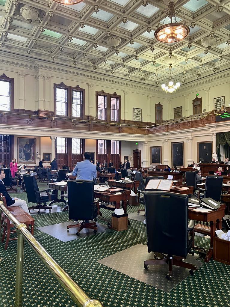 Menendez4Texas's tweet photo. #HB2454 Creates a state jail felony for anyone who purchases a firearm with the intent to deliver to someone they know is prohibited from possessing a firearm.
➡️ Amendment offered: Adds our #SB910– 30-day wait period to purchase guns for those under 21.
#txlege #gunsafetynow https://t.co/iU8hd5BOzb