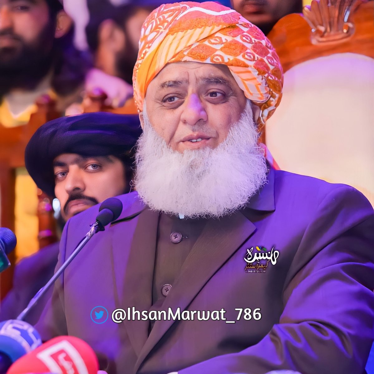 قائد پی ڈی ایم نےکس قدر لاجواب انداز سے عمران خان کی مقبولیت کا بھانڈا پھوڑا ہے، فرمایا: اگر جلاؤ گھیراؤ والے تمہارے لوگ نہیں تھے (جیسا کہ تمہارا موقف ہے) تو اس کا مطلب ہے تمہاری گرفتاری پر کوئی باہر نہیں نکلا اور عوام نے تمہیں گھاس نہیں ڈالی"

بالفاظ دیگر جب تمہارا یہ دعوی ہےکہ