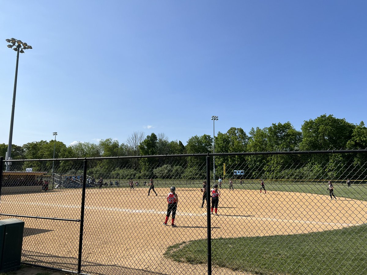 DDEGambino: Excited to cheer on our Lady Generals this afternoon in their first playoff game!