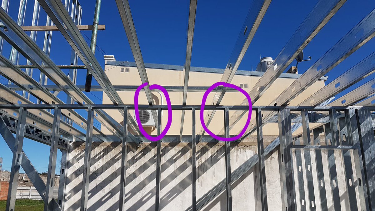 NatanaelBeta369's tweet photo. Visita de obra de hoy encontramos una falla muy grande en la parte del comienzo del entrepiso y varias fallas más en el armado de la estructura se dio aviso al dueño de la casa y se tomó conocimiento de las fallas https://t.co/zGP4L2zsu4