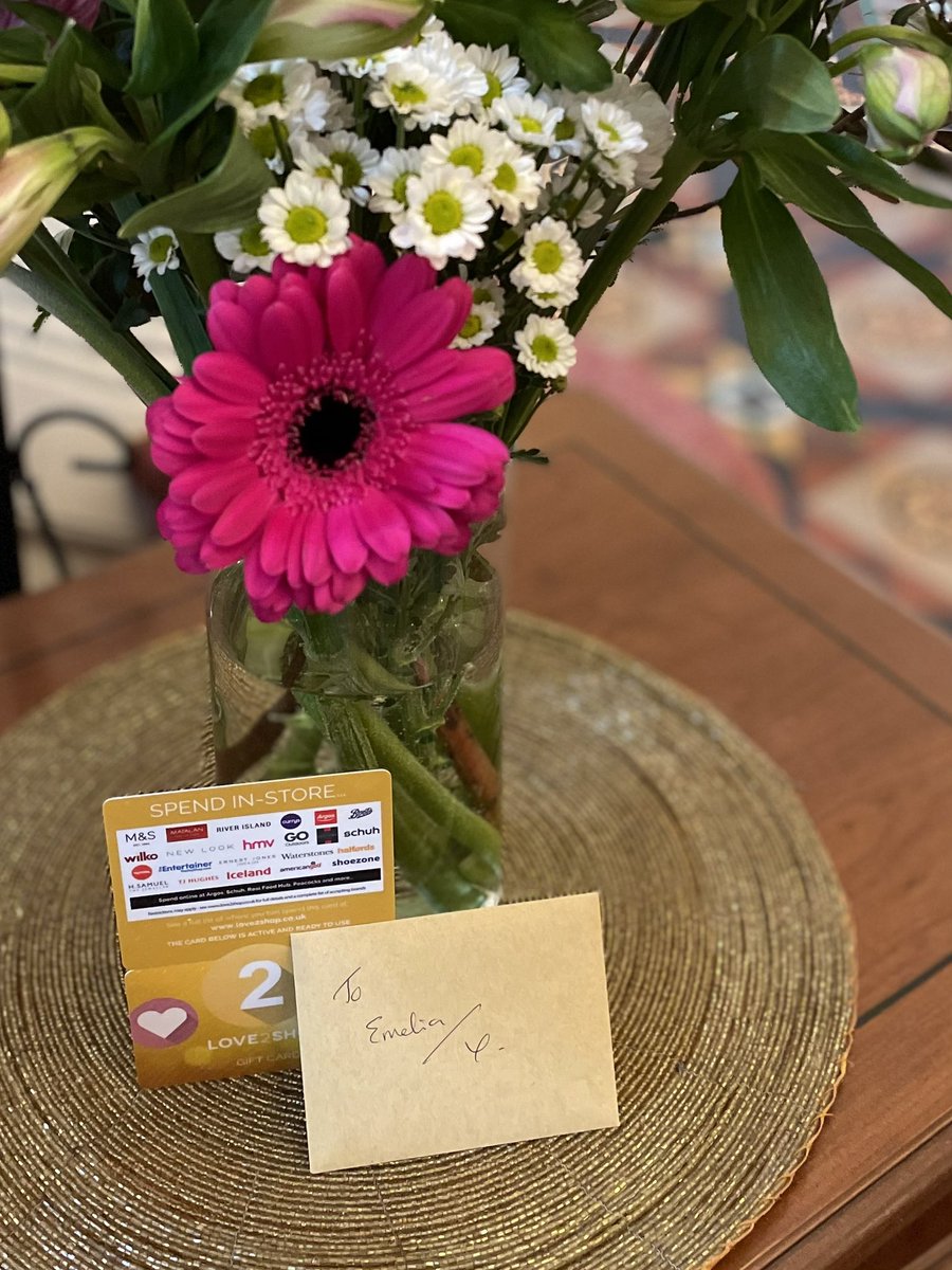 ABensly's tweet photo. I love working with amazing people every day! They make everyone’s lives just a little brighter, happier and safer. That’s why I enjoy having these in my pocket. Something a little extra to recognise the @blackswancare magic 😊🪄⭐️ https://t.co/MpjmDunyLu