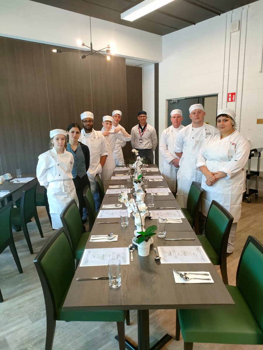 CavanYouthreach's tweet photo. Delighted to have sampled the fabulous food and professional service of the PLC Access Programme in @CavanInstitute today. Thank you to @WhitePauric and his PLC Access team for producing such an amazing 3 course meal. Can't wait for the next event😋 #futurechefs  #weareyouthreach https://t.co/9Rm9UFBXiH