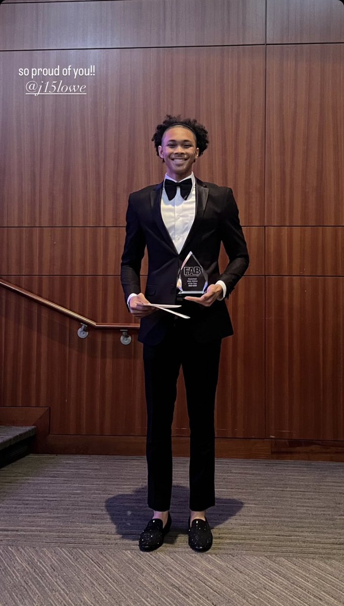 '22-'23 FBISD Athletic Basketball Player of the Year

#FortBendAthleticBest
#FABAwards
#BlackTieEvent
#DapperLowe 
#FinishingSeniorSeasonStrong
#MoreWorkToDo
#NotDone
#WinnersWin

👔: @suitsnsports
Bow tie: @1son2another 
💈: @_craftylefty
👞: @Nordstrom