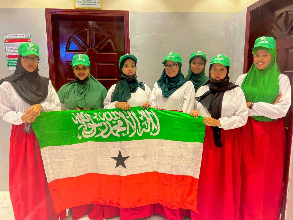 ysoh_2022's tweet photo. Happy 18 May 💚🤍❤️ All Somalilanders.

Ilaahay sanadkan sanadkiisa bash-bash iyo barwaqo ha inagu gaadhsiiyo.

~ Guul Bi'idnillah 💚🤍❤️💯
#Happy18may 
#Social_Workers.
#Dhalinyarta_Adeegga_Bulshada. https://t.co/L0w83wE91z
