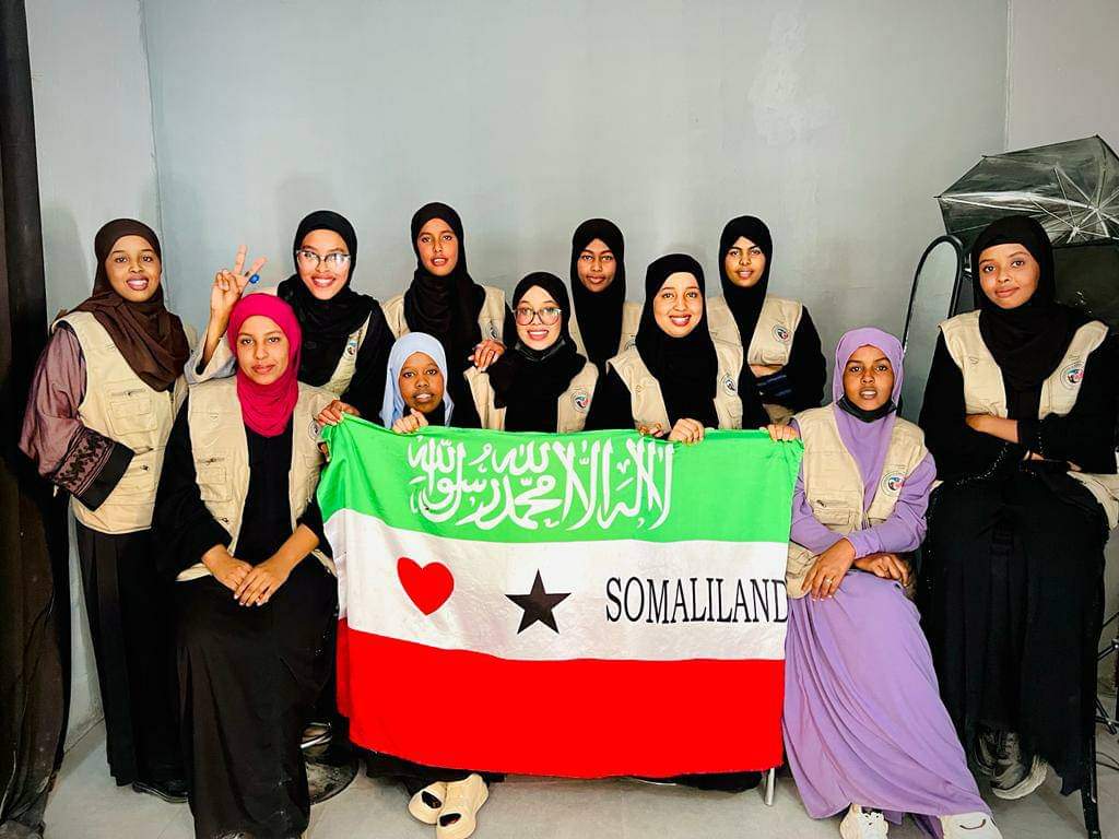 ysoh_2022's tweet photo. Happy 18 May 💚🤍❤️ All Somalilanders.

Ilaahay sanadkan sanadkiisa bash-bash iyo barwaqo ha inagu gaadhsiiyo.

~ Guul Bi'idnillah 💚🤍❤️💯
#Happy18may 
#Social_Workers.
#Dhalinyarta_Adeegga_Bulshada. https://t.co/L0w83wE91z