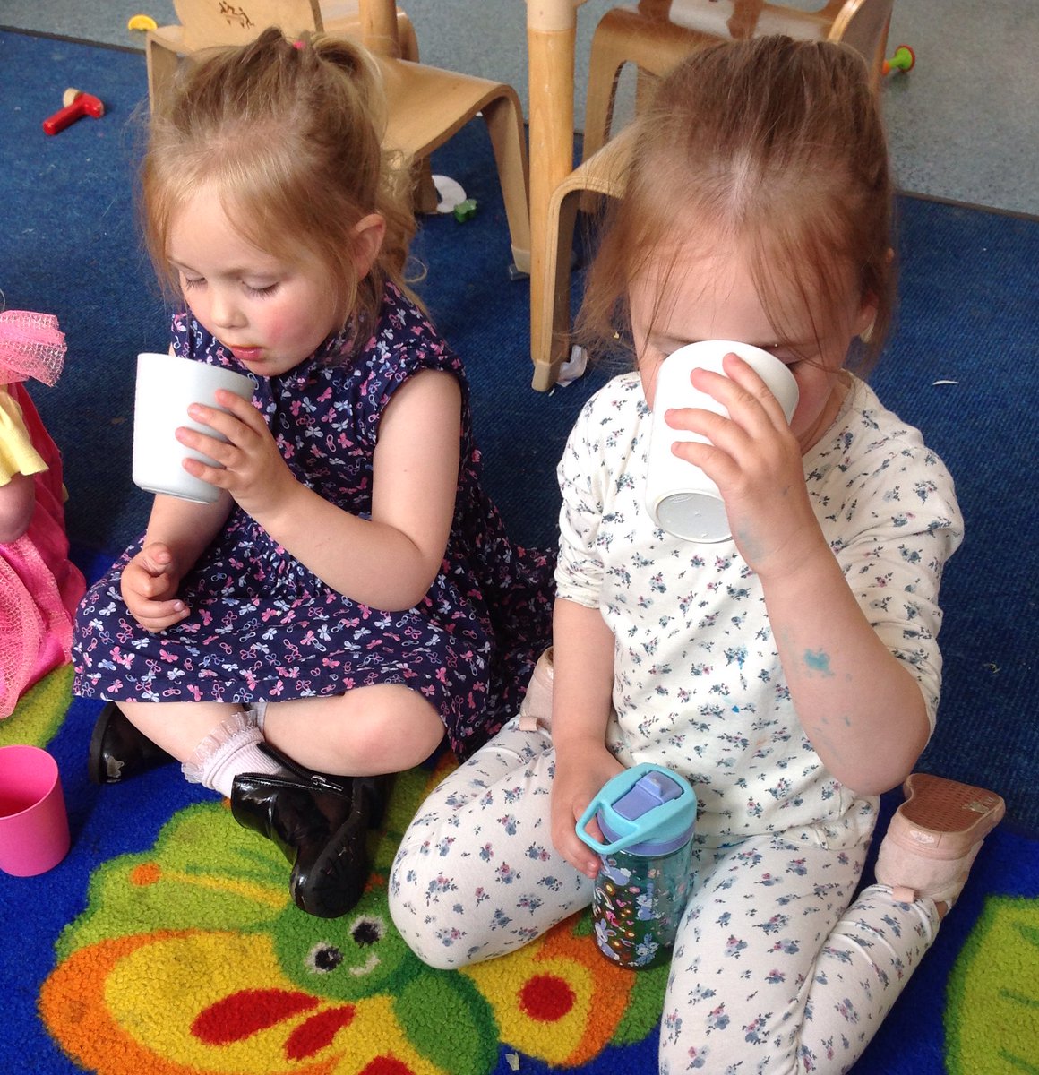 🥕🌽🍭This week we have been using our fine motor skills to cut up vegetables to make and taste a yummy Pirate vegetable soup. 🥕🌽