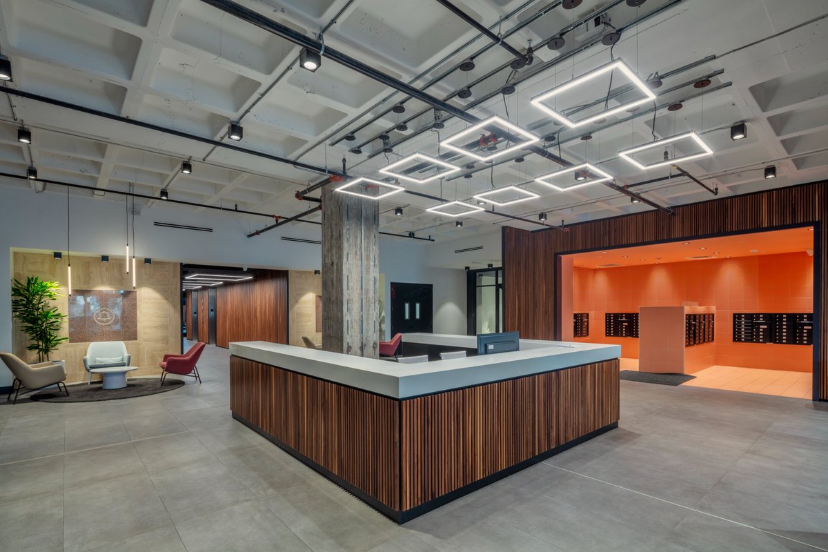 CeramicsOfItaly's tweet photo. Located in downtown Syracuse, our 2023 #TileCompetition Multi-Family Residential winner, 300 East Washington Street, is a 130-unit development featuring lively interiors designed by StudioSC. #CeramicsOfItaly #TileCompetion2023 https://t.co/ZB2rBPHAo7