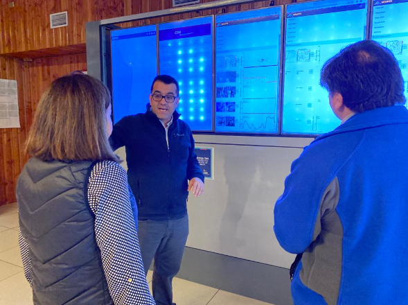 sernageomincl's tweet photo. INTENSA AGENDA! La Subdirectora Nacional de Geología de @Sernageomin, Alejandra Ávila, visitó la DR #LosRíos y el #OVDAS con el objetivo de conocer equipos de trabajos y proyectos para este año. También se reunió con el alcalde de #Pucón Carlos Barra y @Senapred #LaAraucanía. https://t.co/MurbkTn6SC