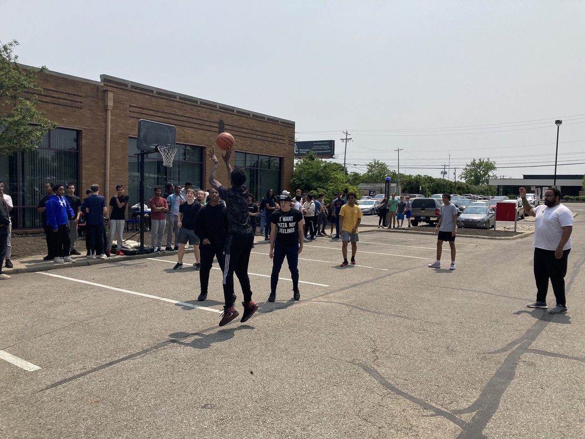 Metro students were able to celebrate with each other this afternoon with some social time.