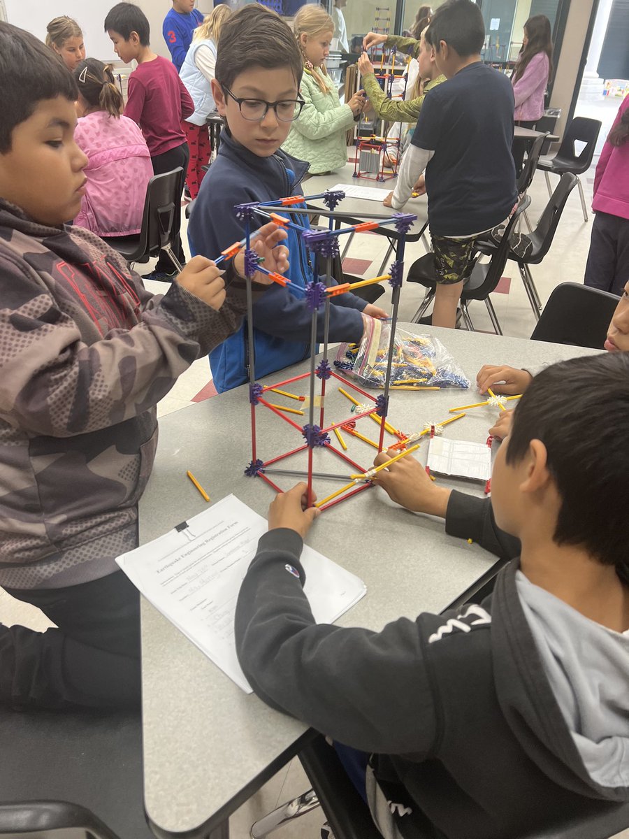 4th graders test structures in preparation to their field trip to UCSD
#sycridge #DMUSD  #sycridgepta