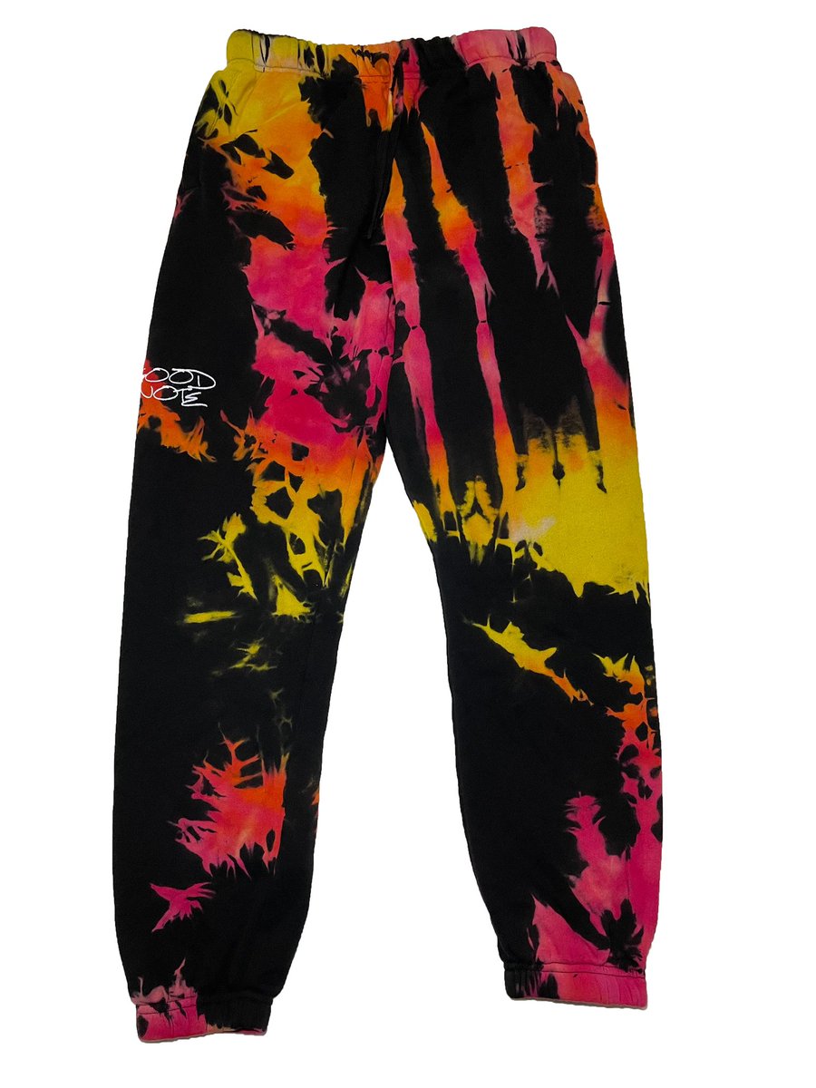 GoodNoteCo's tweet photo. 🔥🔥🔥

https://t.co/jeHIEGbzfh

#goodnoteco #goodnote #tiedye #streetwear #streetstyle https://t.co/mb9uYToSwH
