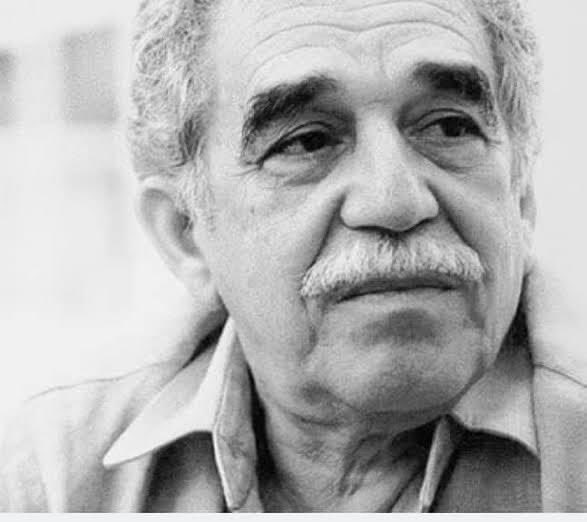 د مشهور لیکوال ګابرل ګارسیا مارکز په اړه ویل کېږي چې دې د عمر په اخرې وخت کې خپله حافظه له لاسه ورکړه 
يو ورځ يې د خپل ژوند ملګرې ته چې مخامخ ورته ناسته وه وويل
زه نه پوهيږم چې ته څوک يې ؟
خو دومره پوهيږم چې مینه درسره لرم 
غواړم ووایم چې احساسات او رښتني مینه هیڅکله نه مري.