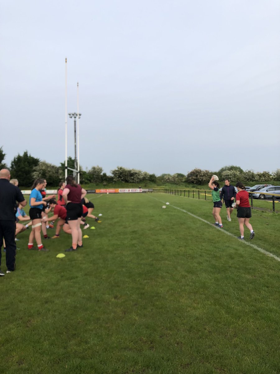 Last nights’ Front Five programme for our ⁦@Munsterrugby⁩ ⁦@MunsterWomen⁩ girls. Expert help provided by ⁦@SeanCronin2⁩ and John Hayes. #lineouts #hookers #props #secondrows ⁦@ken_imbusch⁩ ⁦@WillieShubart⁩