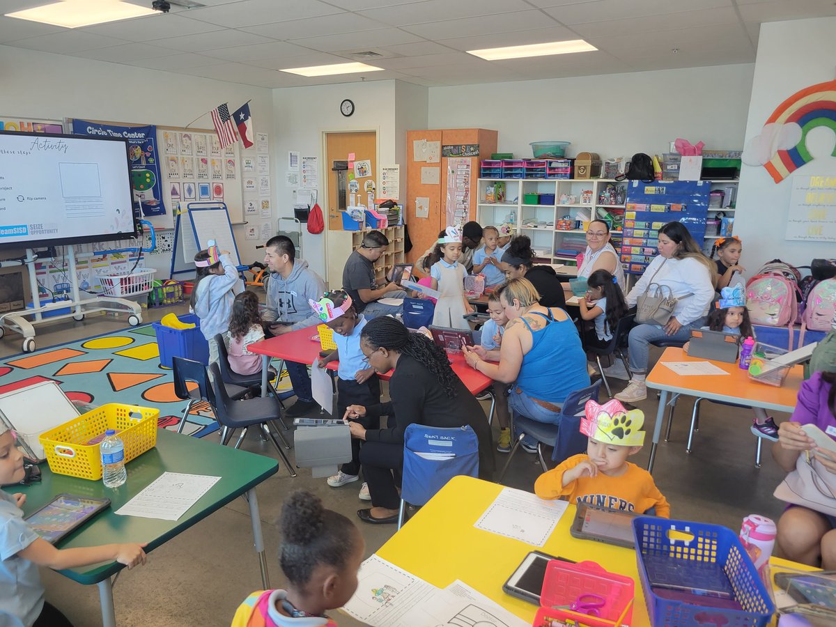 RayRod_TECH's tweet photo. CJE PK4 students share what they want to be when they grow up using Clips with their parents. Great job students with creating and presenting at the first Techie Tykes Showcase!! #APLAcademy https://t.co/BcP5GX4JKz