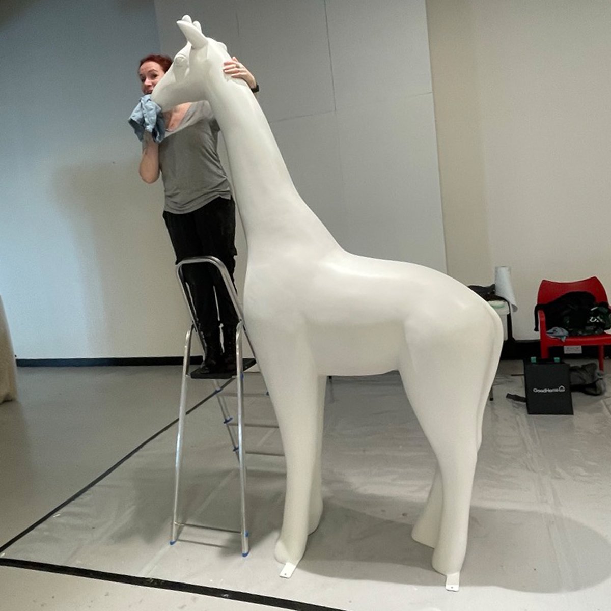 nilane's tweet image. It's time to reach new heights! 🦒 I am proud to announce that I have joined the #CroydonStandsTall herd and will be painting an 8ft giraffe sculpture which will form part of the trail. Watch this space!