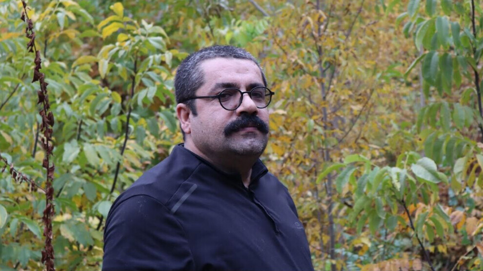 ameddicleT's tweet photo. Karwan Horamî 

Canbexşê gelê Kurd. 
Rojnamevanekî kedkar û fedekar.  
Hevrêyê ji dil û can...  

Em gelek xemgînin, lê soz emê armancên te pêk bînin...  

Serê gelê Kurd saxbe...