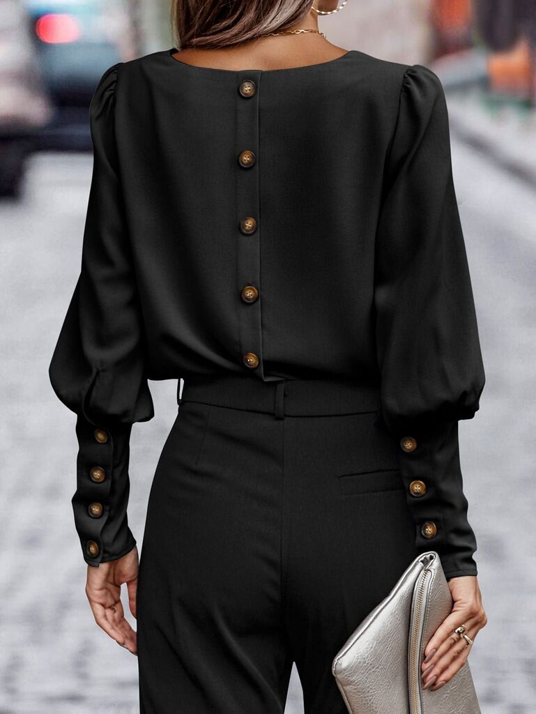 Design_Oneline's tweet photo. #fashionfriday  we often look to fashion for design inspiration like the details in these buttons and black contrast. #fashioninspiration #interiordesign #interiordesigners https://t.co/VGIGKu7rQt https://t.co/aHrzV0Lzsa