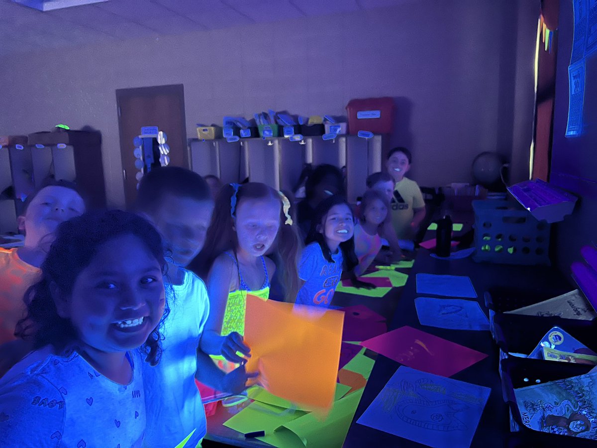CrumptonHead's tweet photo. First grade celebrated end of the year growth with a GLOW PARTY!! So much fun was had 🌟@Concord_El @lholmes7 @JEFCOED https://t.co/MsO1pOR9HR