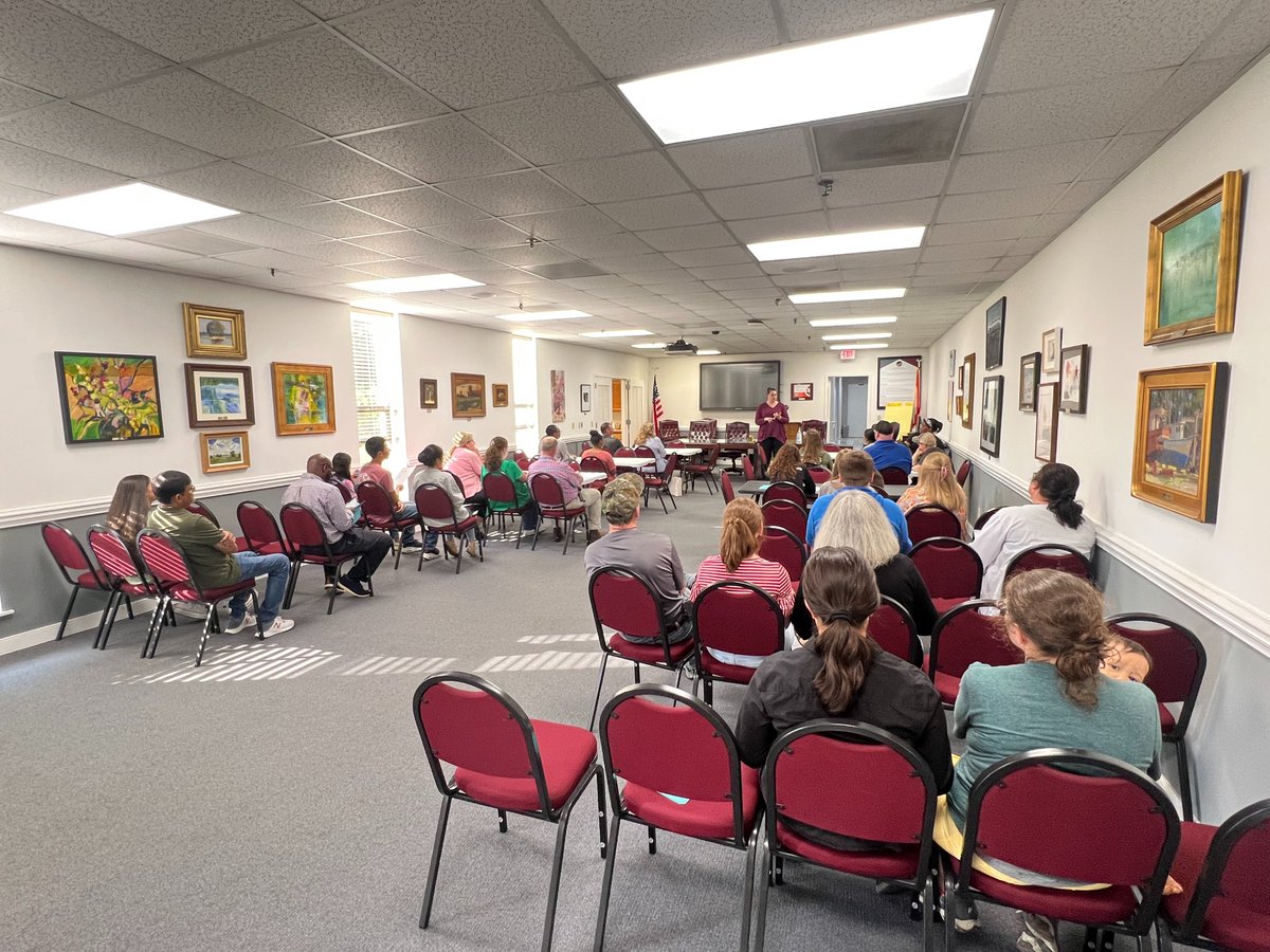 CentralAlabama1's tweet photo. Meet the new wave of academia!πWelcoming our new class of LEAP Fellows from #BRHS. They're gaining transferable college credits at #CACC for free while still in high school. Their goal? An associate degree before graduation!π©βππ¨βπ#LEAPintoSuccess #EarlyCollege #HigherEd https://t.co/P5F8NC9thG