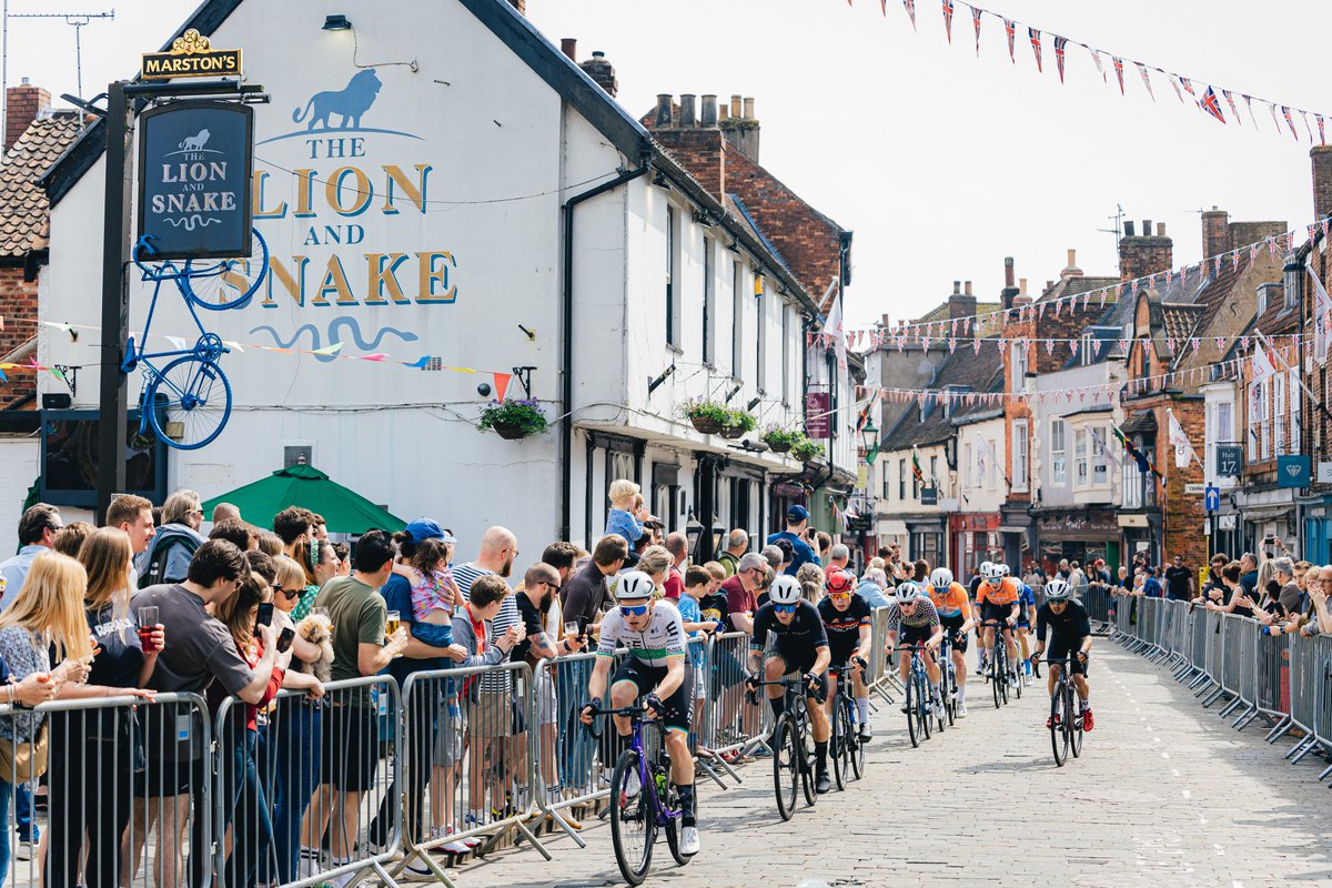 'The British racing scene without the Lincoln Grand Prix would be like football without the FA Cup, horse racing without the Grand National, or tennis without Wimbledon' Talking points from the Rapha Lincoln Grand Prix p/b Wattbike. 📸 @swpixtweets thebritishcontinental.co.uk/2023/05/18/202…