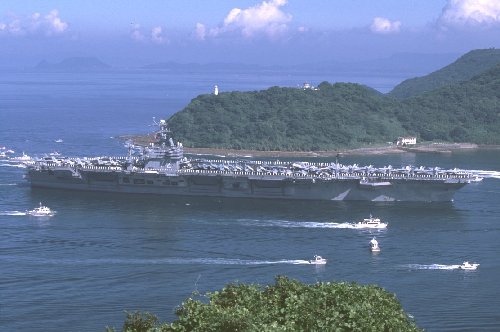 #佐世保 #空母 #リンカーン #cvn72 #sasebo #japan
見に行けないので、昔の空母リンカーン佐世保来航時の画像を…
昔のPC環境に合わせたデータサイズなので小さいですが、雰囲気だけでも。。
4枚目は狭い海峡を通過して佐世保の湾内へ入るところ。

佐世保 2002/8/16
CVN-72 USS Abraham Lincoln