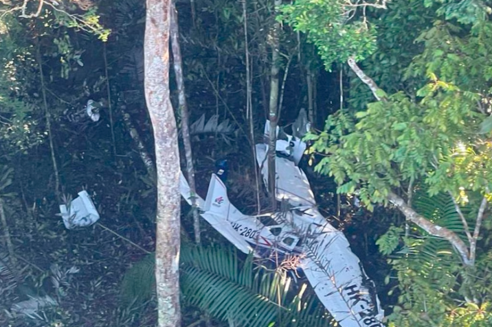 vanguardiacom's tweet photo. ÚLTIMA HORA 🔴 El cabildo indígena de Mitú confirmó que los indígenas de esa zona encontraron a los niños extraviados luego del accidente de la avioneta que se dirigía al Guaviare → https://t.co/4jDOzHKgpI https://t.co/teuXFycQ8G