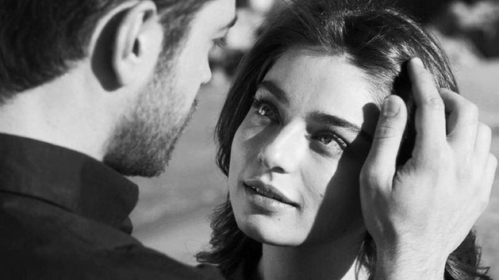 توآق tweet media