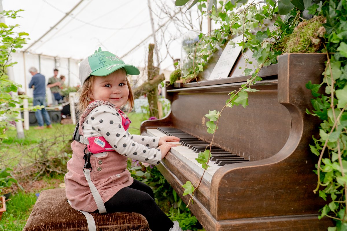 DevonCountyShow's tweet photo. ๐คฉ WHAT A DAY ๐คฉ Here's just a few highlights, head over to our Facebook page to see more! It was so lovely to see so many visitors enjoying the very best of Devon! We can't wait to do it all again tomorrow and Saturday!
#creamofdevon #dcs2023 #lovedevon #devoncountyshow https://t.co/TCxvu9mAVY