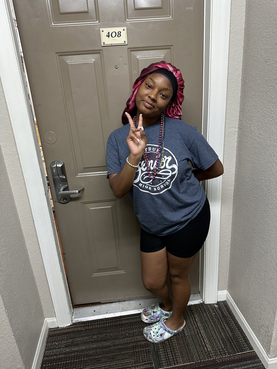 Late post*

Freshman year in college…✅
She finished the year with a 3.2 GPA‼️ #officialsophomore #txsu26 #letsgo 

(Excuse this bonnet🙄 y’all know I hate them lol)