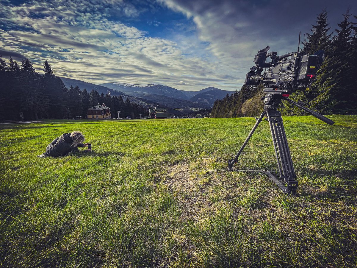 Události dneska z “mapy republiky” - kolem cesty z Výrovky k Modrému sedlo víc než 2 m vysoké bariéry. ;)❄️