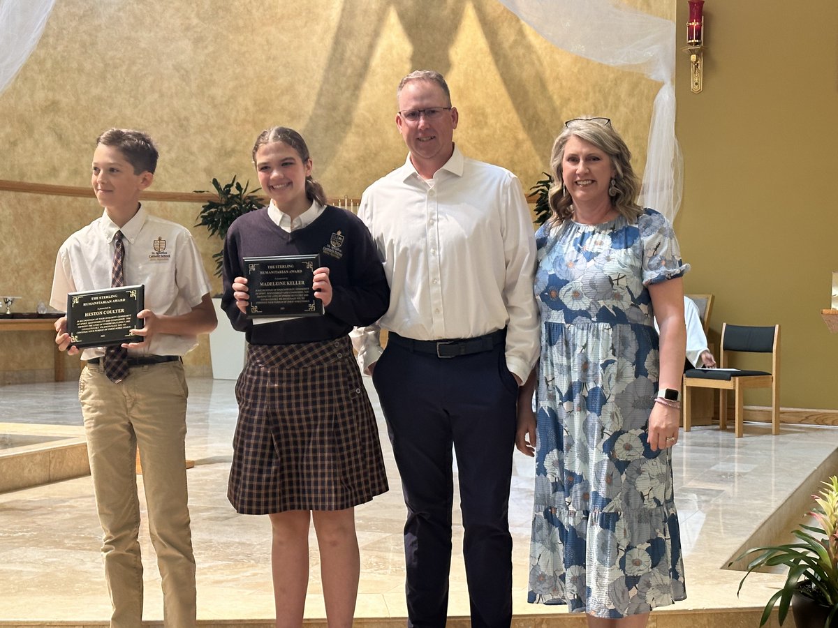 stignatiusid's tweet photo. Such a wonderful 8th grade baccalaureate mass today. Love these students!! ❤️❤️ 
Congratulations as well to the very deserving 8th grade students who were honored with some very special honors and awards! https://t.co/CbbDWD9neQ