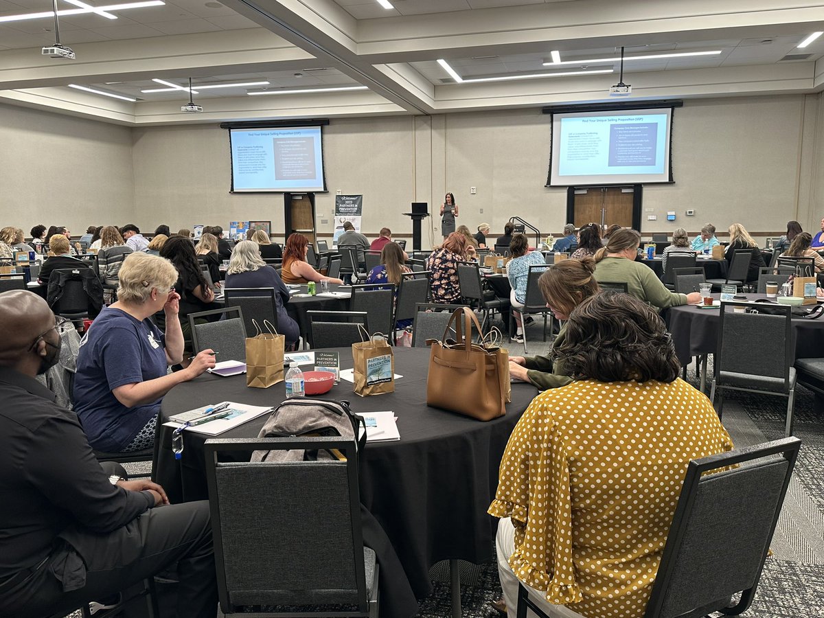 Spoke about #healthcom and #mentalhealth at the #PartnersinPrevention Conference in #Nashville #Tennessee this morning. So many coalitions and communication specialists working for youth behavior change initiatives. Thanks for having me @tnchasco! @MurrowCollege @WSUPullman