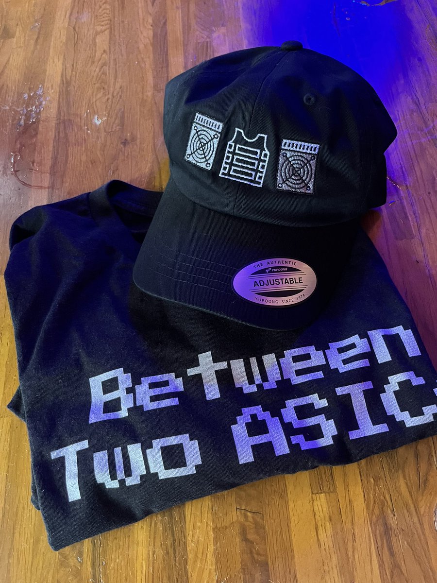 tatumturnup's tweet photo. You want a #BetweenTwoASICs hat or shirt? Find me at @TheBitcoinConf tomorrow and tell me the answer to this question:

Why do I wear the vest?

Only a few to give away so be quick! Thanks @FOMO21shop for the swag! https://t.co/FJQ7i1viIJ