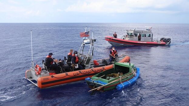 14ymedio's tweet photo. EE UU retorna 42 #migrantes a #Cuba y suman 3.809 los #devueltos de varios países en 2023 https://t.co/iGX15qP4pn
👉Con este grupo, integrado por 35 hombres y 7 mujeres, son 2.659 los #balseros cubanos devueltos a la Isla por EE UU #SiVivesEnCuba👉 https://t.co/MVVKO55B8s https://t.co/XQ6htuAhB6