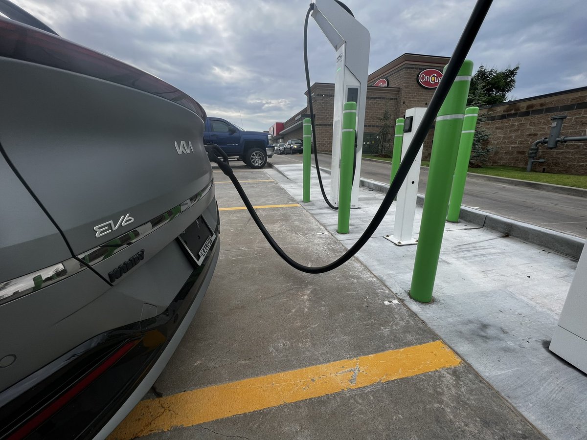 scottminton's tweet photo. EV Chargers are back up at @oncueexpress I-40 &amp; Czech Hall Rd. Getting 230 kWh! It’s still free to charge! Thx @KalidyKia for letting me test this awesome EV6! This car is fun to drive! https://t.co/9BeDilQscw