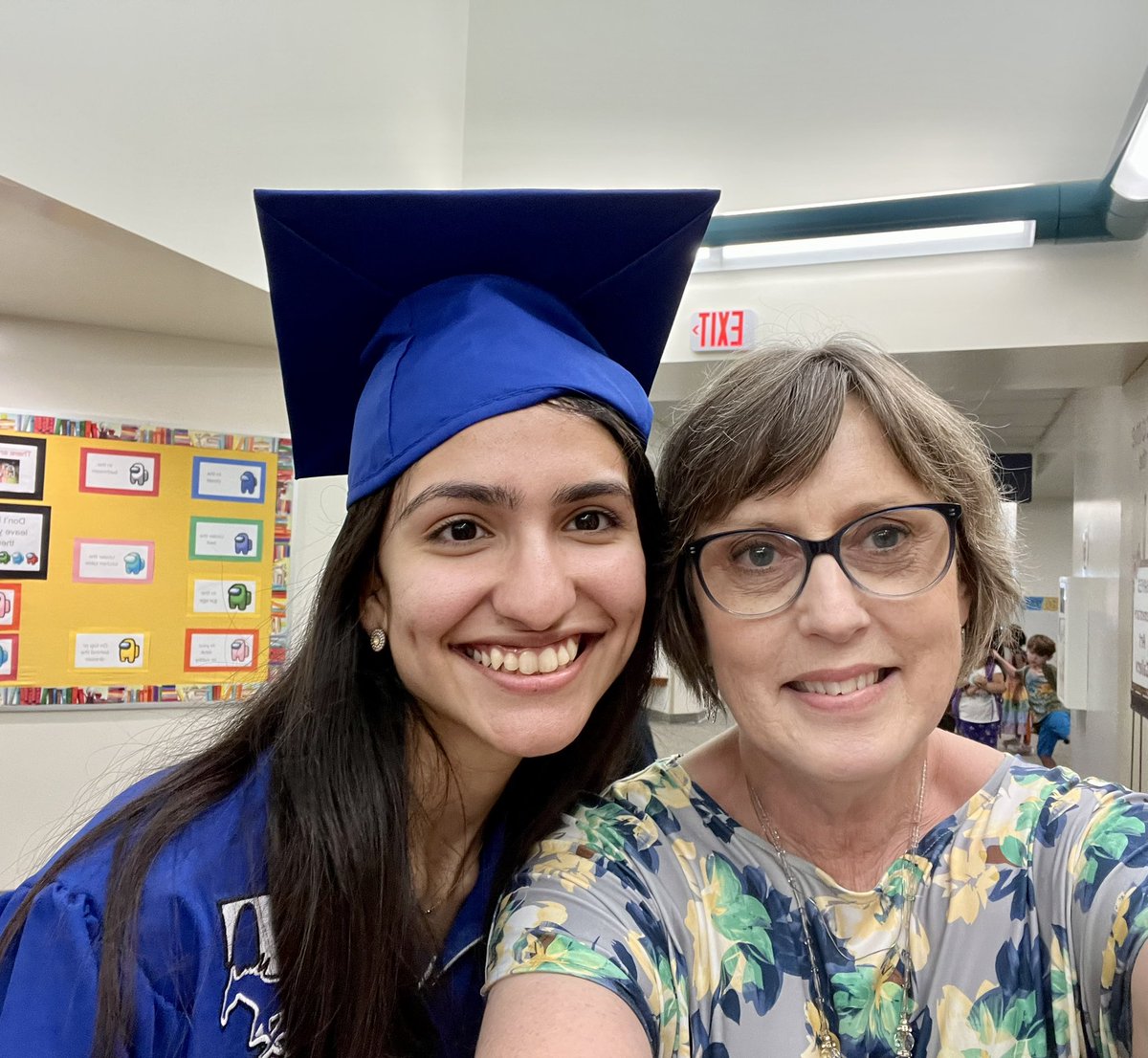 wojcikfaith's tweet photo. Nothing fills a teachers heart more than seeing a former student now college bound! #HayesHawks #HayesFirstGrade https://t.co/W0IL9wb5Ly