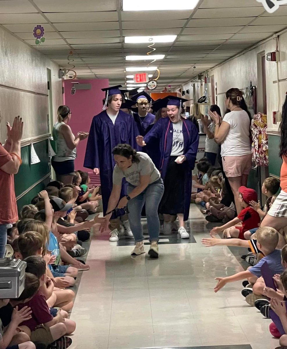 I love Senior Walk day. As we left the last building, one of the little said, “That was so awesome!” 💕 <a href="/LfdPanthers/">Litchfield CUSD#12</a>