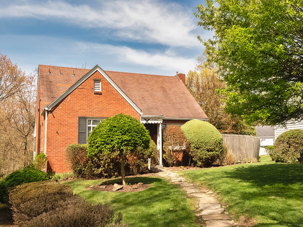 617 13th Street is Under Contract! The Family has planned an Estate Sale starting tomorrow!  Stop by and Shop.
617 13th Street ~ Oakmont
May 19:                Noon to 4 pm
May 20:                9 to 2 pm
May 21:                9 to 1 pm
lorihummel.howardhanna.com/agent/content/…
#Oakmont