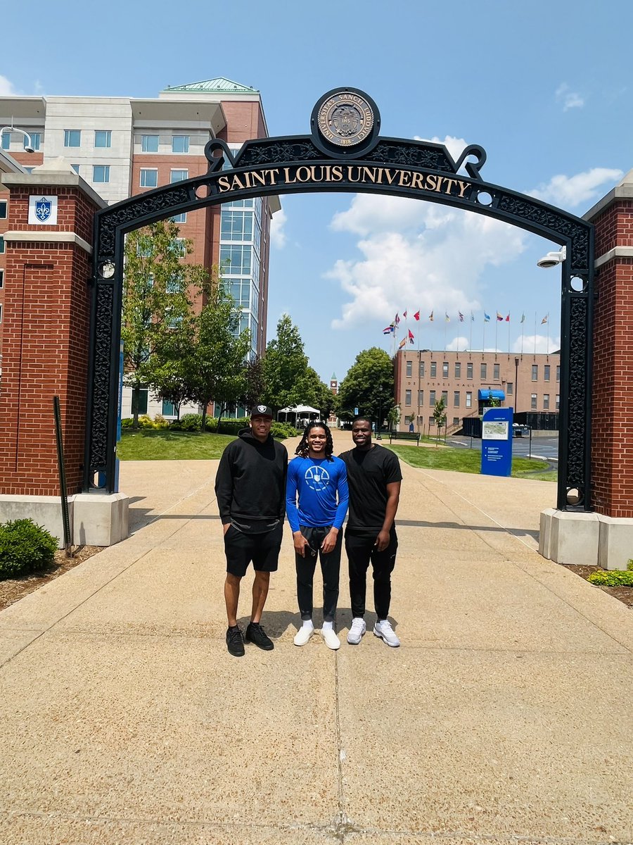 BillikenVFund's tweet image. Promises made. Promises kept—by these young men. The BVF is proud to to support @smoovYC1 @JavonPickett @FredThatchJr and @javontep !! …we missed Perk at lunch today. 

Thank you for fulfilling your commitment to @SLU_Billikens. Go do big things!