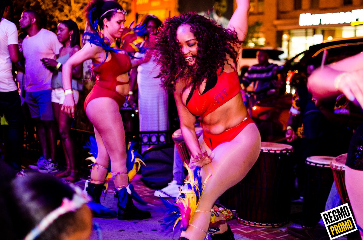 regmopromo's tweet image. #TBT Caribbean Crawl Memorial Day Weekend 2022. People were partying in the bars and out on the street!!! 

#CaribbeanCrawl 2022
#RegMoPromo
#backoutside
#Postpandemic
#UstreetBarCrawl