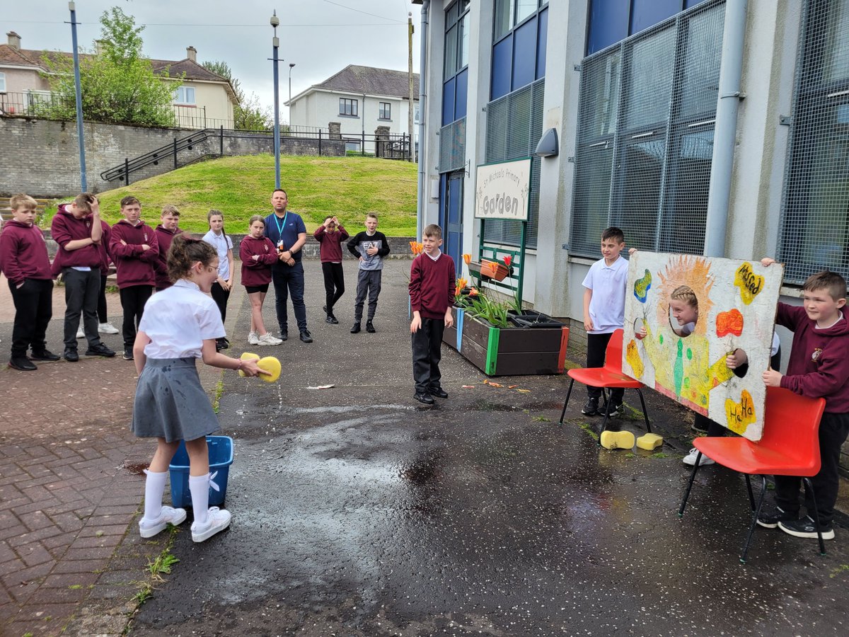 StMichaelsRCY's tweet photo. This afternoon we had some very excited children in P3/2! We had the chance to throw sponges at the P7s! We had a good go and has such fun! Thank you P7s you were such good sports! 😊 @StMichaelsP3_2 @StMichaelsP7 @StMichaelsP7_6a https://t.co/lHoDWpYIWn