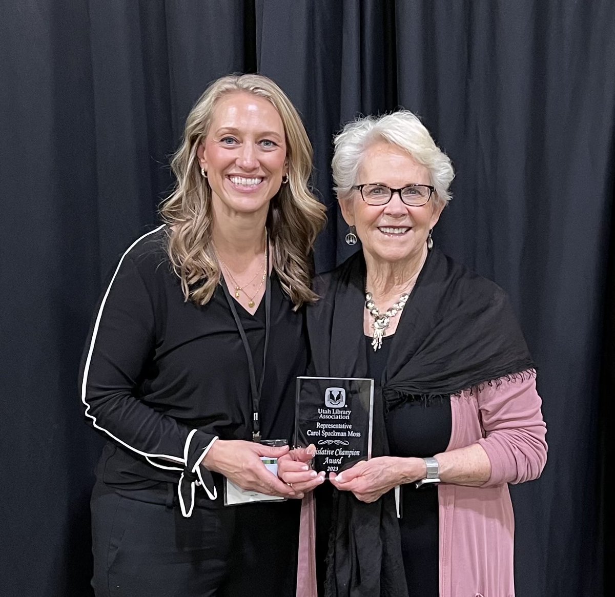 I had the honor of presenting the ⁦@UtahLibAssoc⁩ 2023 Legislative Champion Award today to ⁦@RepCarolMoss⁩. Thank you, Rep. Moss for your unwavering support of libraries, education, and culture! #ula23 #utpol #utleg ⁦@pbromberg⁩