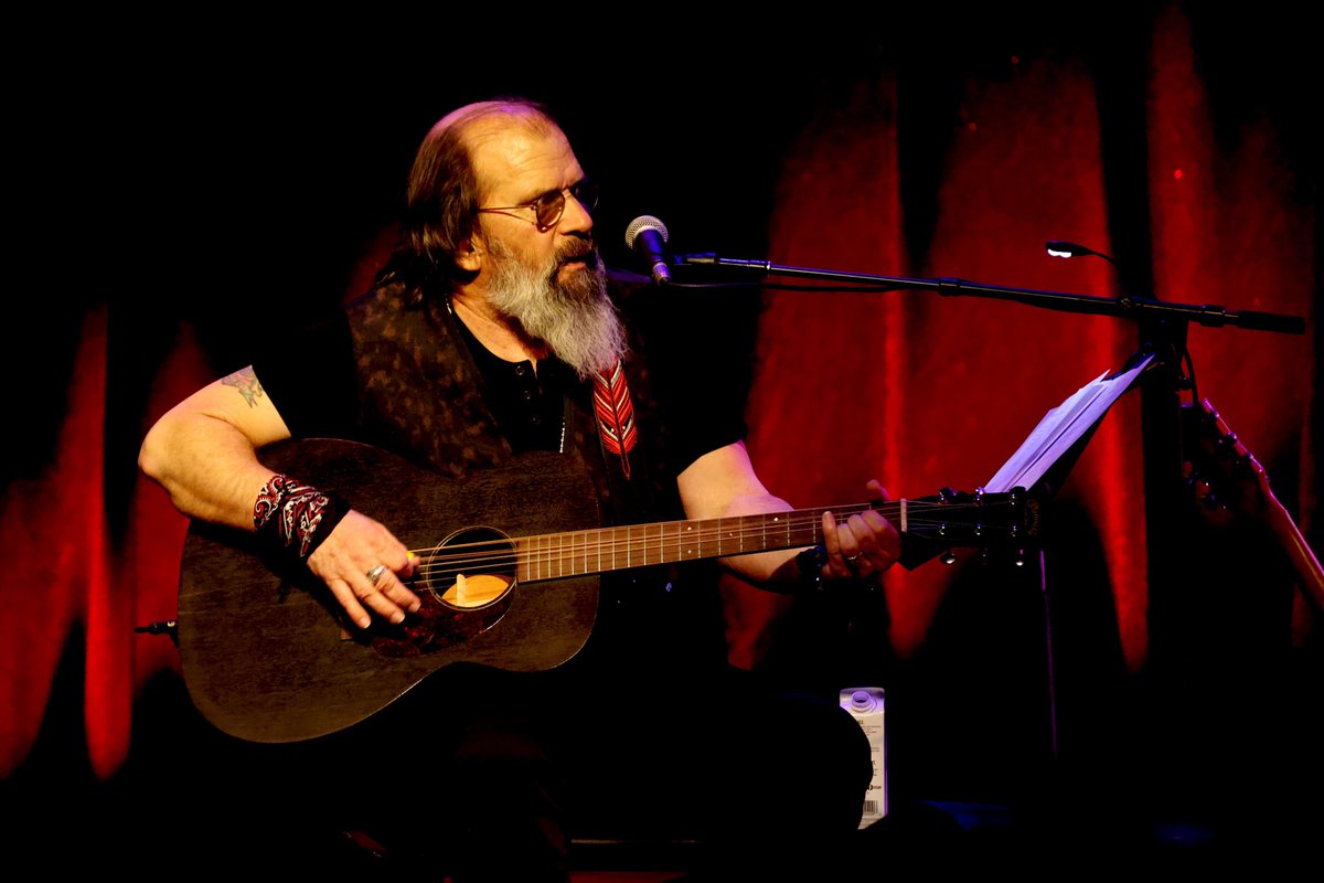 SteveEarle's tweet image. Thanks to everyone who came out to support the @keswellschool and see Steve, @davidbyrneofficial, @kurtvile, @terryallen4444, @annawilzon, and @bukkaallen sing some songs at @townhallnyc this past Monday, May 15th.

Pics taken by @ehud_lazin