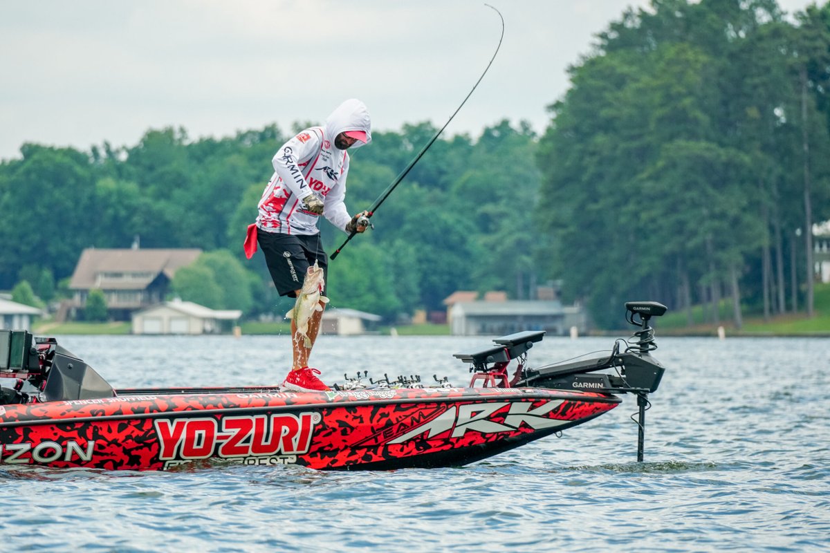MajorLeagueFish's tweet photo. If the wrap doesn't catch your eye, that chunky bass will! 👀

Spencer Shuffield had the best day on Lake Guntersville with a 24-pound, 7-ounce limit that shot him well above the #ToroCutLine. Now he's on to the Stage Four Knockout Round! https://t.co/9tG3dQANZp
@TheToroCompany https://t.co/0UcZSIpkDZ